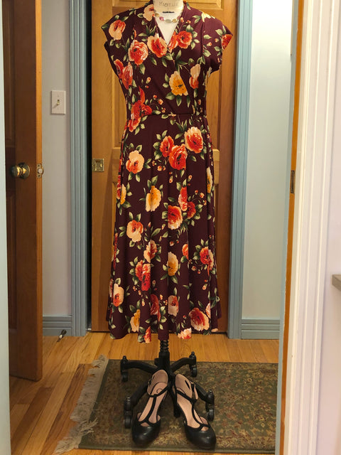 Thoughts on Naughty Bobbin Patterns' Amare Dress