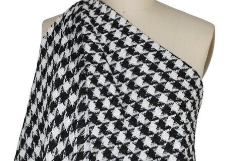Tide Rolls In Houndstooth Bouclé - Black/White