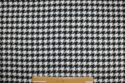 Tide Rolls In Houndstooth Bouclé - Black/White