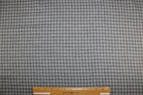 Houndstooth tweed in grays