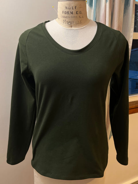 Raglan tee shirt made from Organic cotton jersey