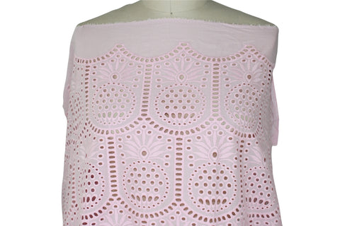 Pineapple motif eyelet