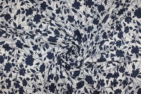 0scar silk broadcloth with a floral print in navy on white