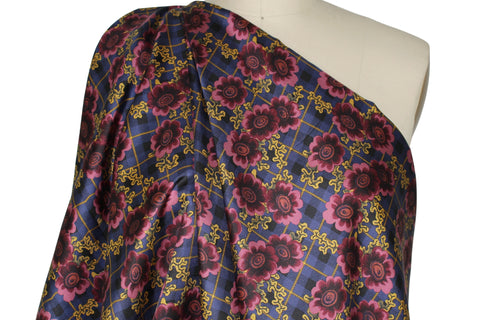 0scar silk twill with a floral print on plaid