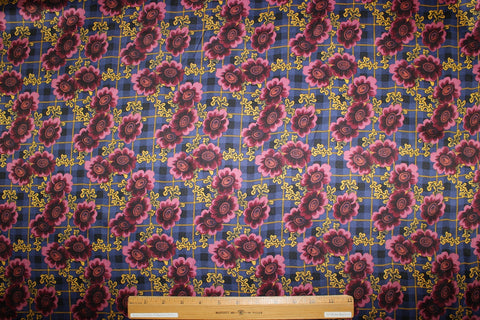 0scar silk twill with a floral print on plaid