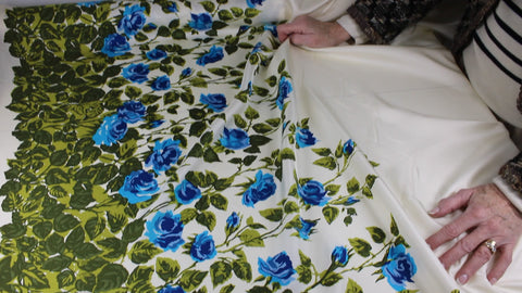 0scar rose print border silk twill