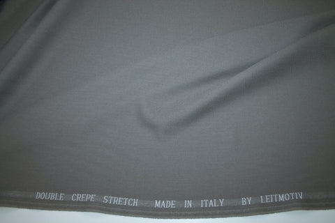 Selvage wool crepe fabric